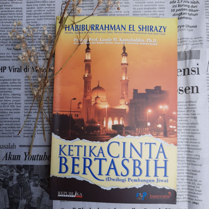 Preloved Novel Ketika Cinta Bertasbih Episode 1 2 Habiburrahman El Shirazy Novel Second Agama Shopee Indonesia