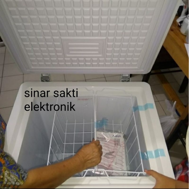 Aqua Chest Freezer box AQF 100 Liter Lemari pembeku daging es 105 Liter 100L