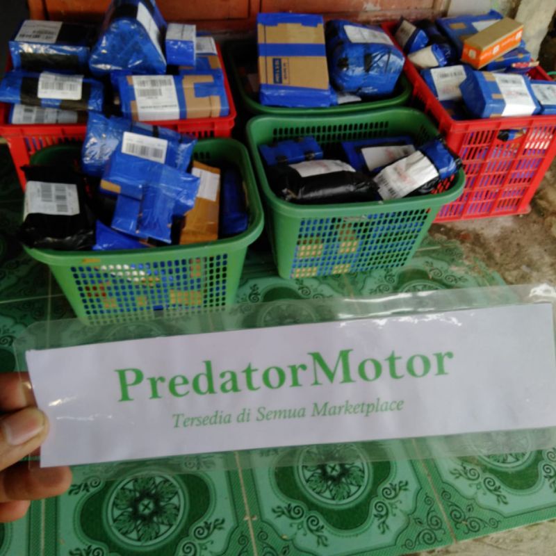 PEMBERSIH PENGHITAM PENGKILAP SEMIR BAN MOTOR MOBIL CARRERA 200ML