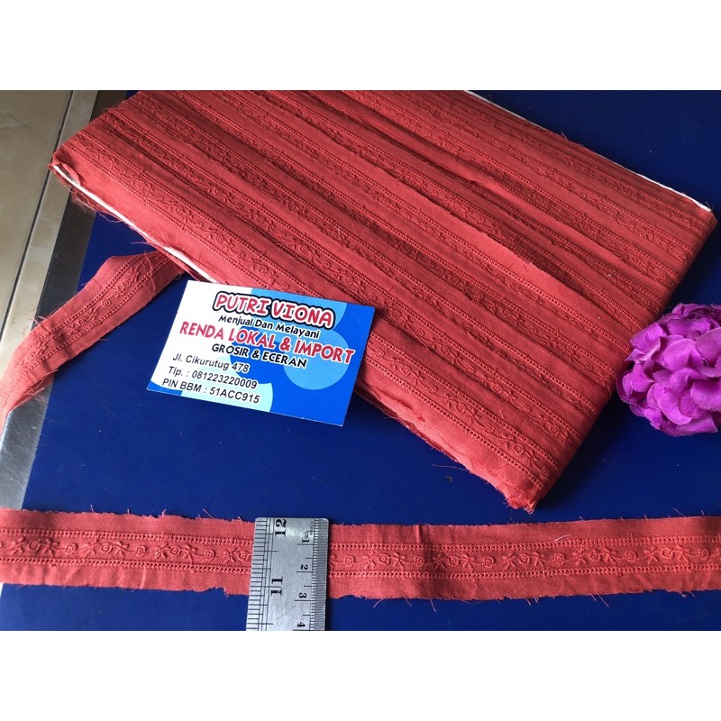 renda katun warna merah