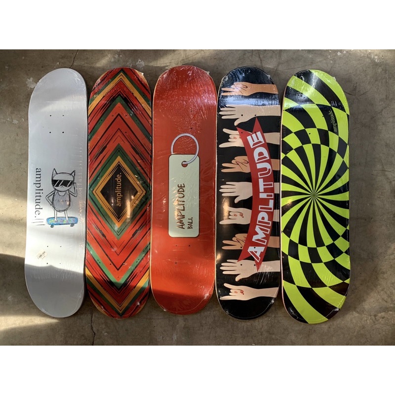 AMPLITUDE SKATEBOARDS DECK (FREE GRIPTAPE)