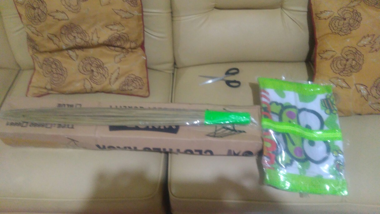 Rak Jilbab Karakter (1 Kg Muat 4 Pcs)