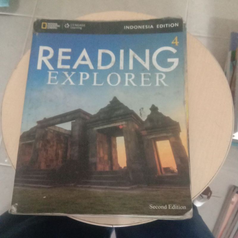 READING EXPLORER 4