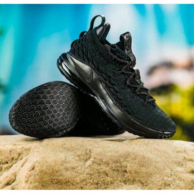 lebron 15 low blackout