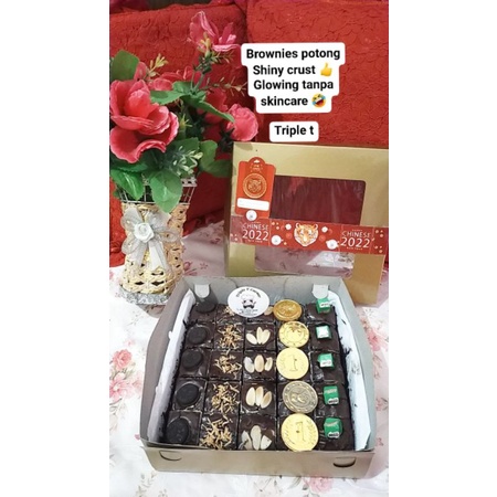 

Brownies panggang Fudgy shiny