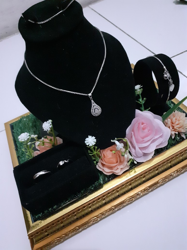 Tempat Perhiasan Mahar Rumput Seserahan