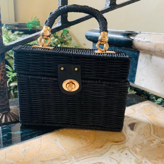 Tas Pesta / Clutch Pesta / Mewah Cantik Elegan 1904072 - Hitam