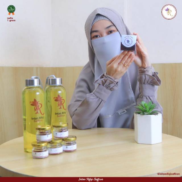 

Saffron Afghanistan by IntanRifqiSaffron