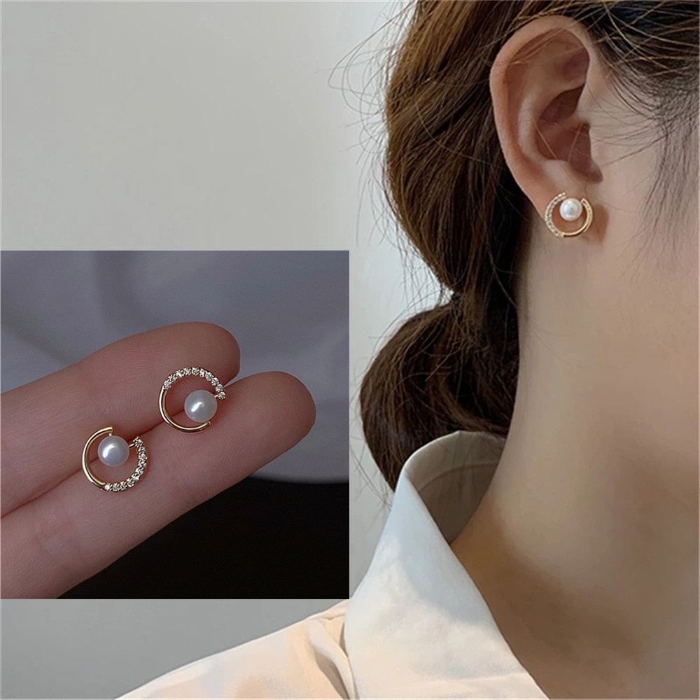 Anting Tusuk Gantung Wanita Desain Geometri Hias Mutiara + Berlian Gaya retro Untuk Hadiah