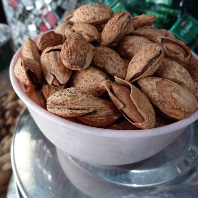 

Kacang Almond roasted