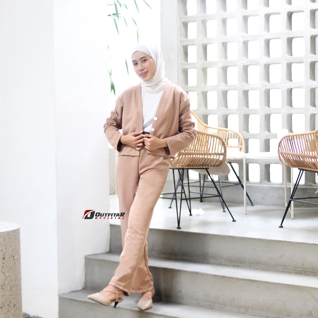 Setelan Wanita Crop dan Celana Kulot Set Casey Premium Knit (Cardi+Pants)