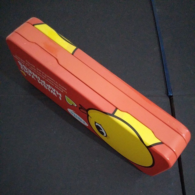 

Limited Kotak Pensil Kaleng Karakter Animal Limited