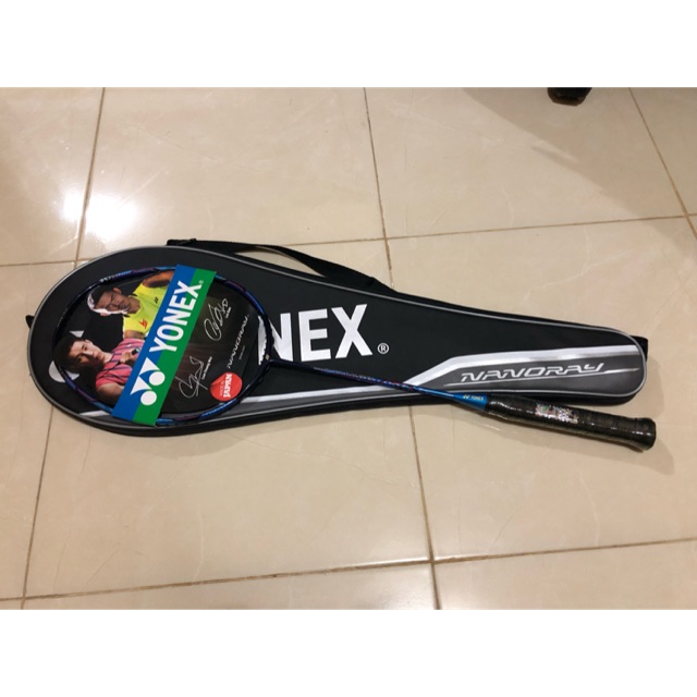 Yonex nanoray 900