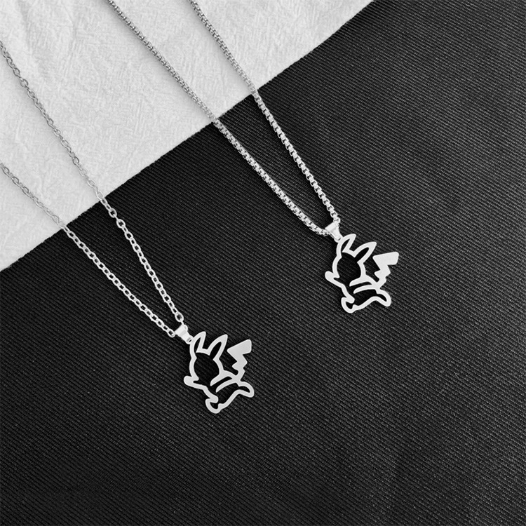 Ins Jepang dan Korea hollow Pikachu kalung pacar Pasangan hip hop liontin kartun Keren Bumi all-matc