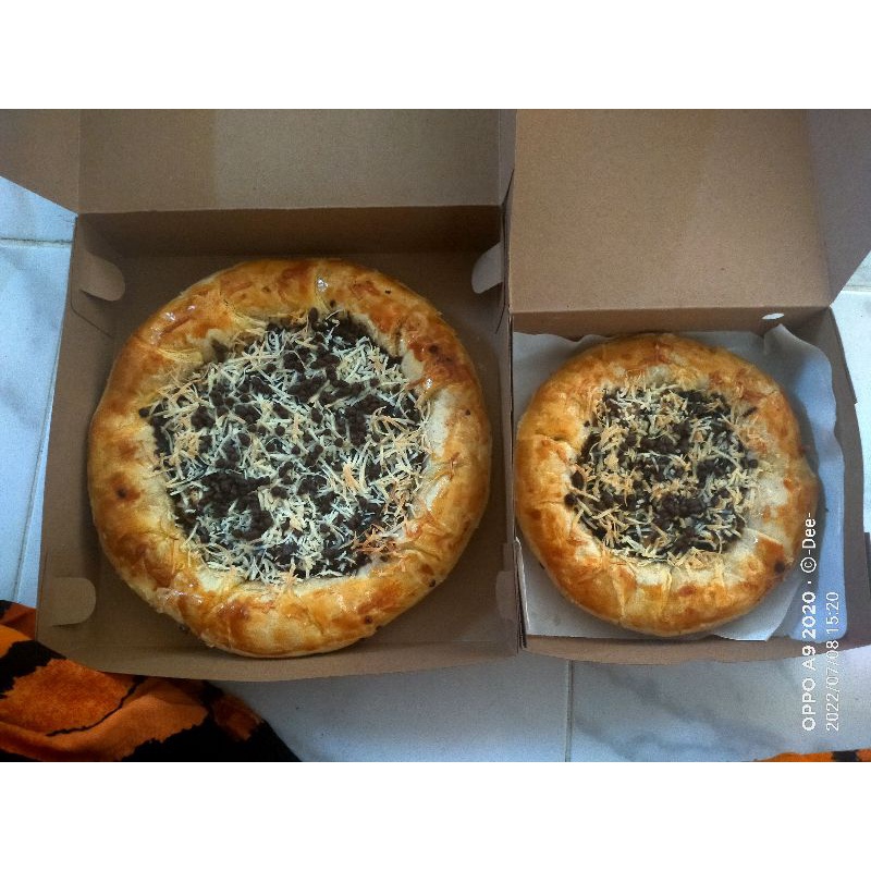 

*ZAMA* PizzaBolen isi Pisang Coklat Keju Diameter 16cm