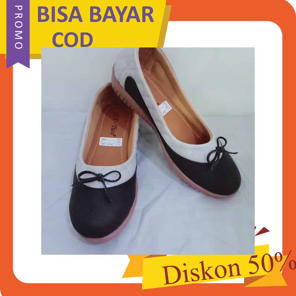 SEPATU WANITA FLAT SHOES BLD08 HITAM Bahan chanel, warna dasar HITAM, sol karet, ready size 37-40