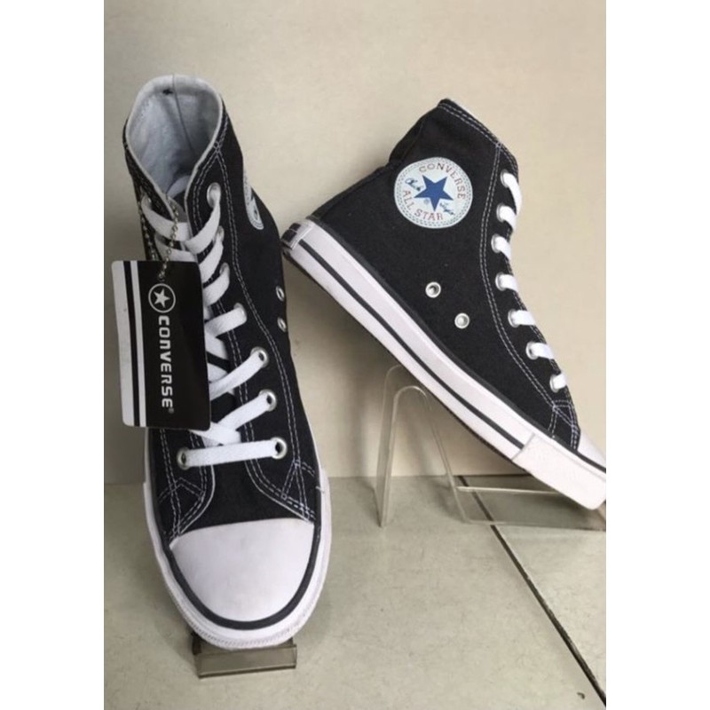 SepatuConverseTinggi