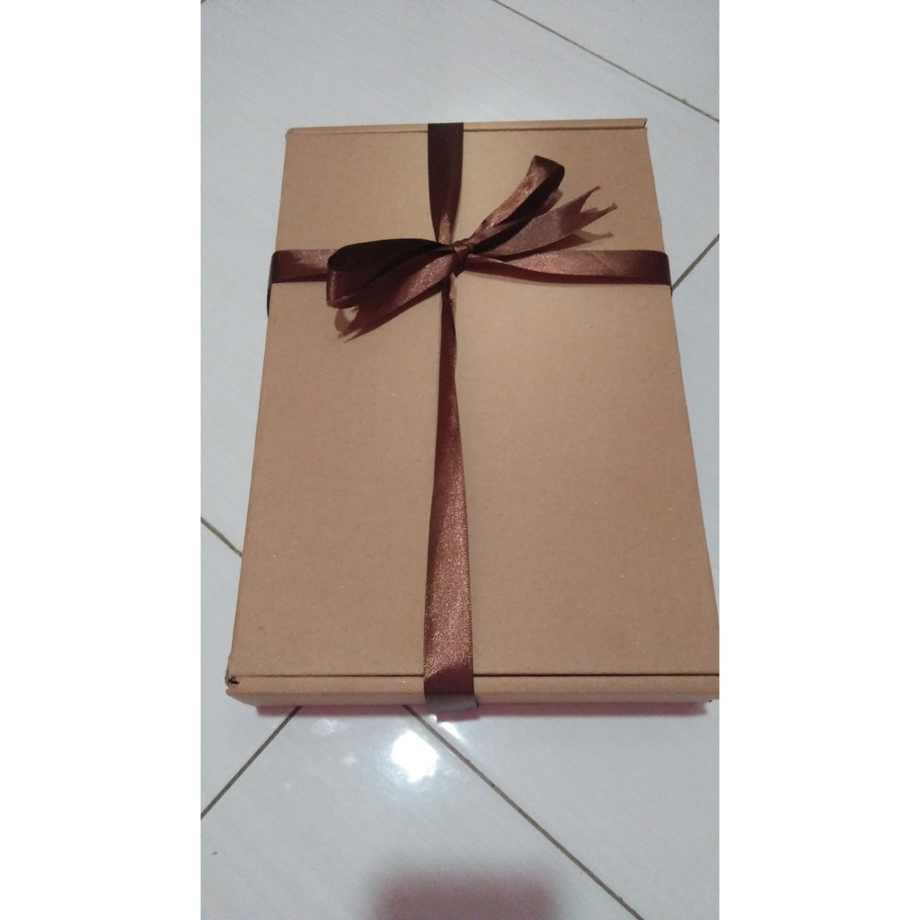 

BOX (tambahan untuk hampers) 30x20x5cm