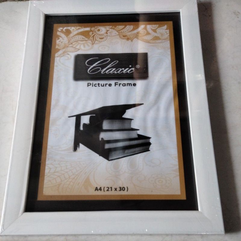 Bingkai A4  21x 30 Putih Atau Hitam