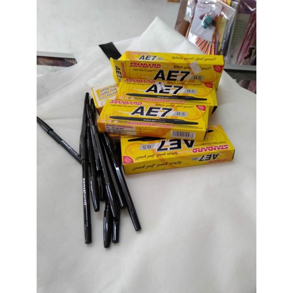 

pulpen warna hitam/pulpen standar AE7 hitam/ballpoint murah