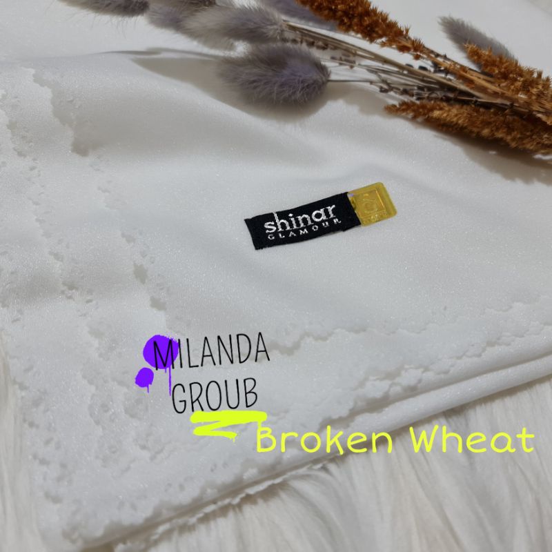 Kerudung shinar glamour Ansania Lacer Cut 110X110 CM-Broken Wheat