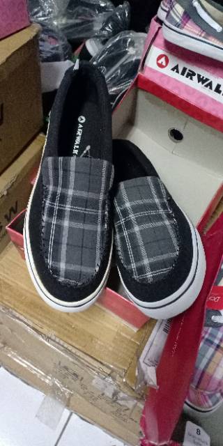 Airwalk surf moc size