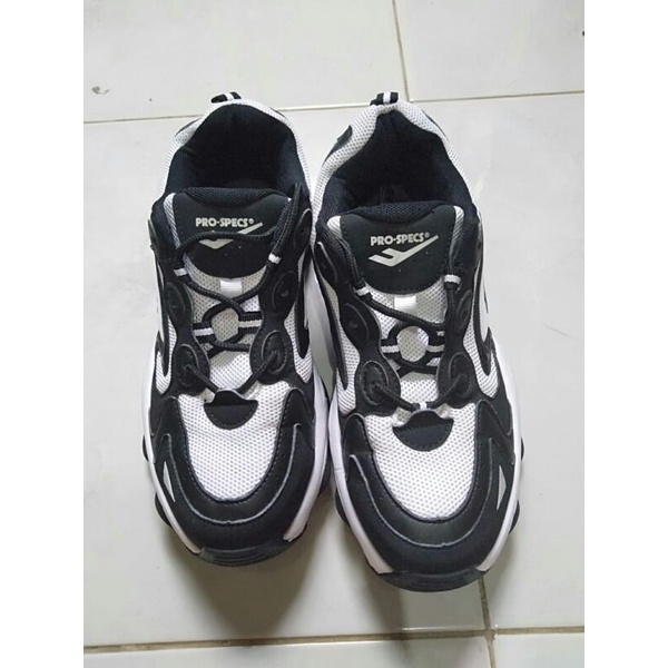 Sepatu Pro specs Second