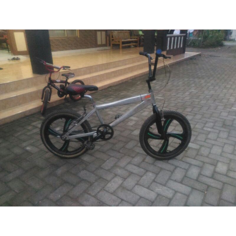 sepeda bmx alloy wim cycle