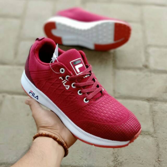 SEPATU FILA RUNNING MAROON MADEIN VIETNAM