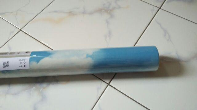 Wallpaper Dinding Motif Awan Glow In The Dark