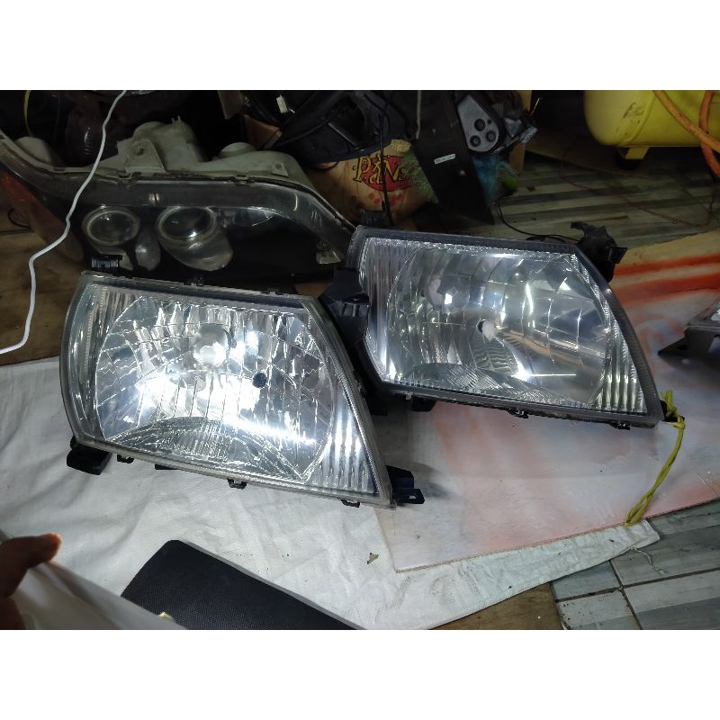 Headlamp lampu depan Toyota kijang lgx thn 2003 2004 original