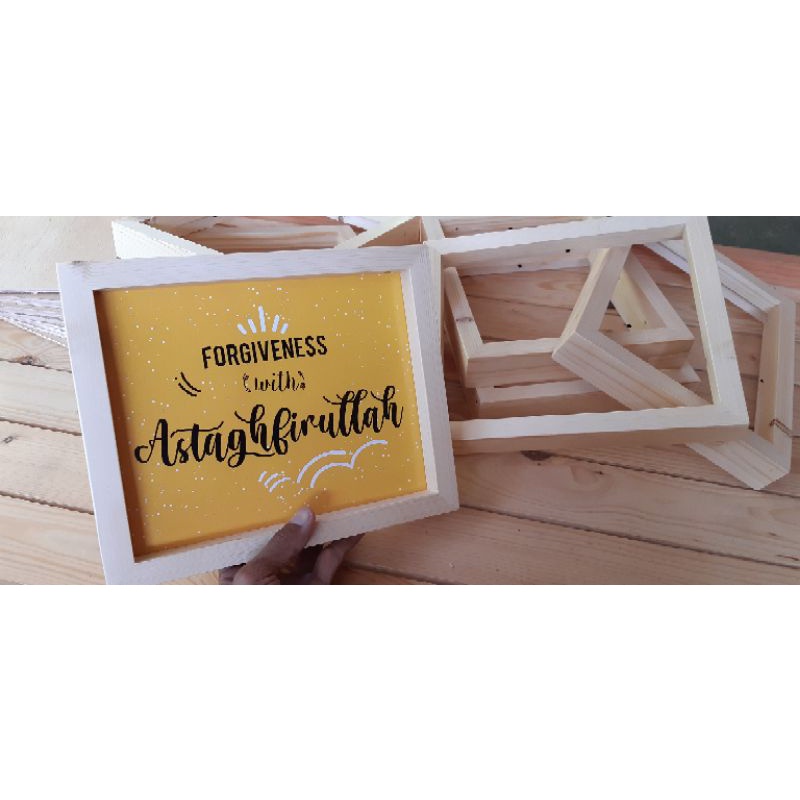 PIGURA KAYU JATI BELANDA 3D 20x25 (GROSIR Min 6bh)