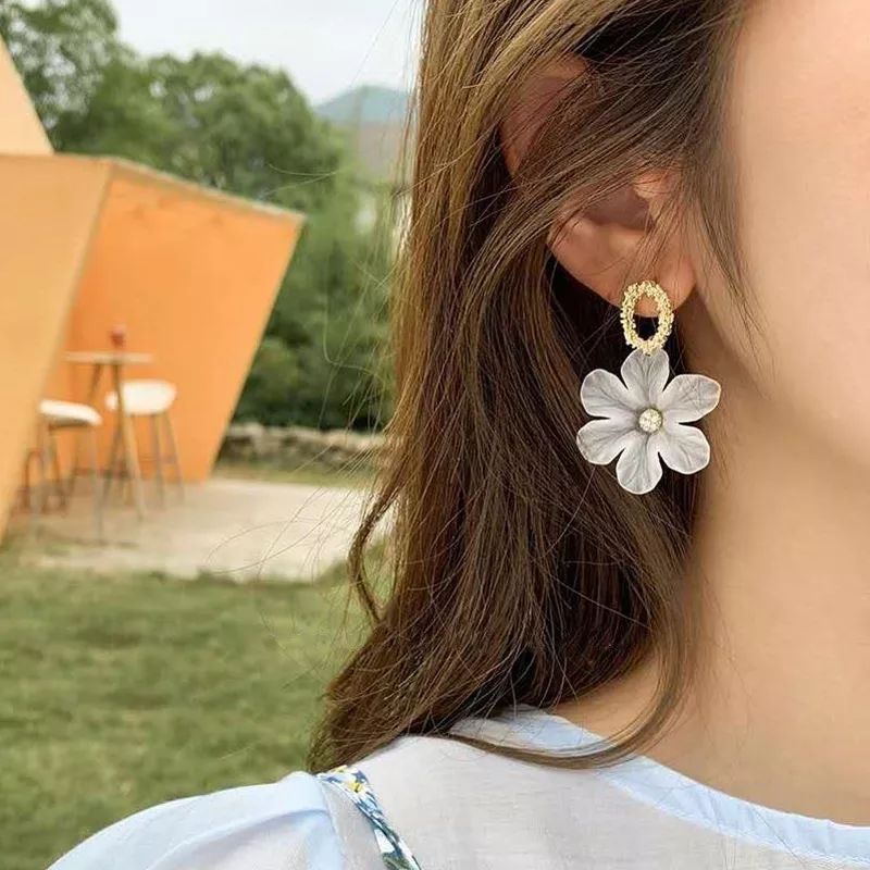 Anting Wanita Anting BUNGA White Flower//Anting Import