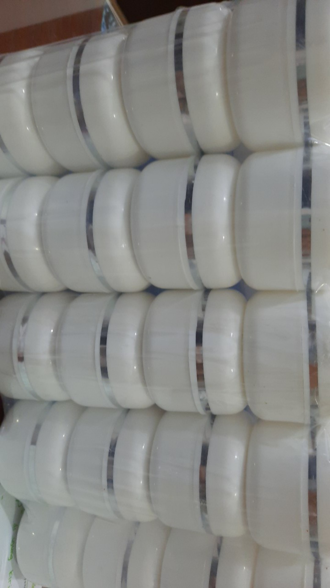 Pot Cream 30 Gr Putih List Silver (free Bubble Wrap)