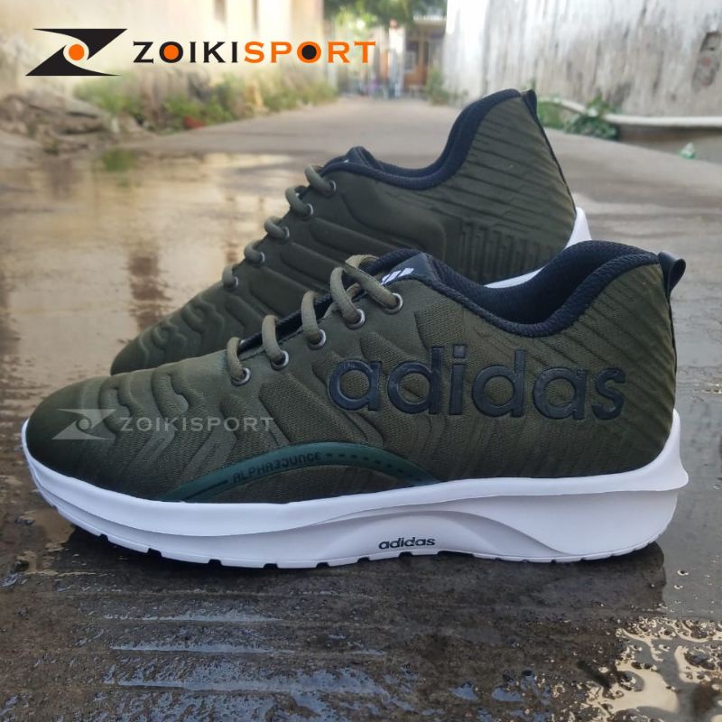 Sepatu pria Terbaru Sepatu kekinian  Sepatu sport running Trendy  bayar di tempat