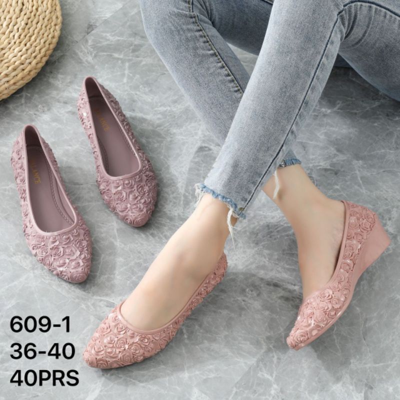 Sepatu Wedges Bunga Rose Mawar Glossy Kilat Balance Terbaru 609