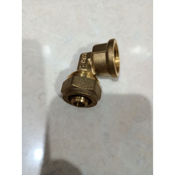 SAMBUNGAN SELANG AIR PANAS KENI AIR PANAS KUNINGAN DRAT 1/2 KENI L SOK