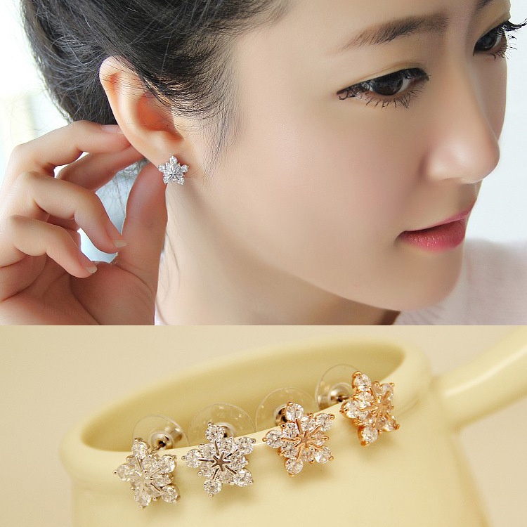 Anting Tusuk Sterling Silver 925 Desain Bunga Snowflake Hias Zircon Untuk Wanita / Pesta Natal