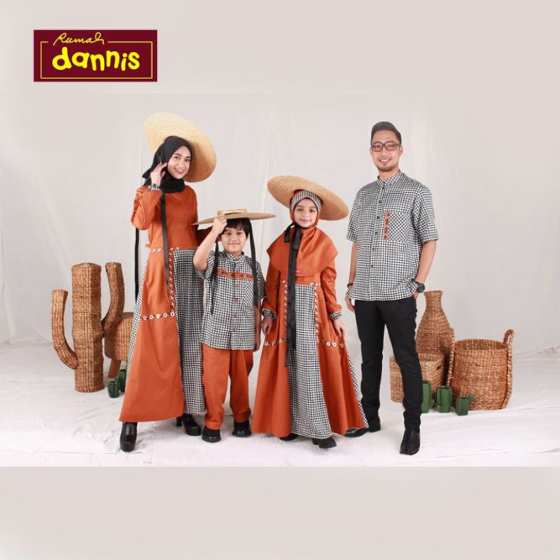 Dannis /Sarimbit D'Savana