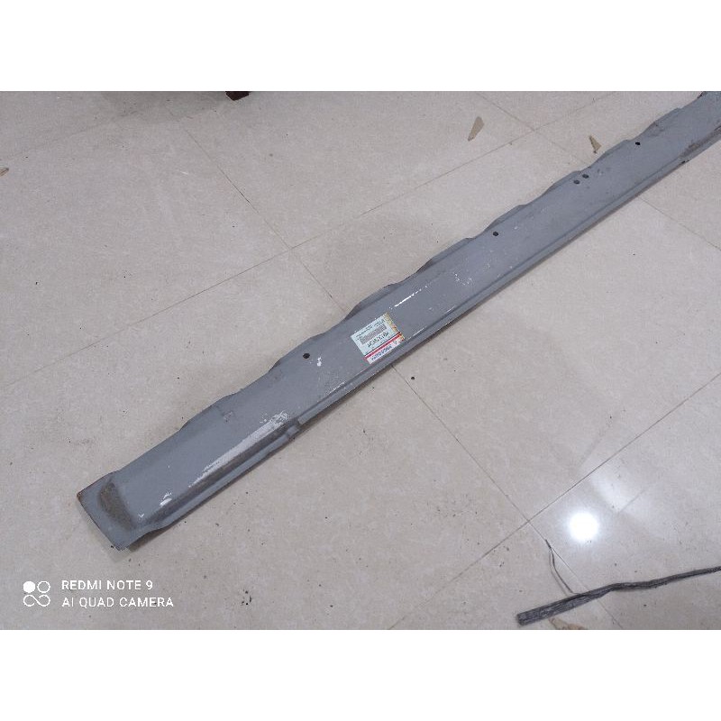 Tulang tengah dinding belakang ori KTB Mitsubishi L300, sandaran, gegeran