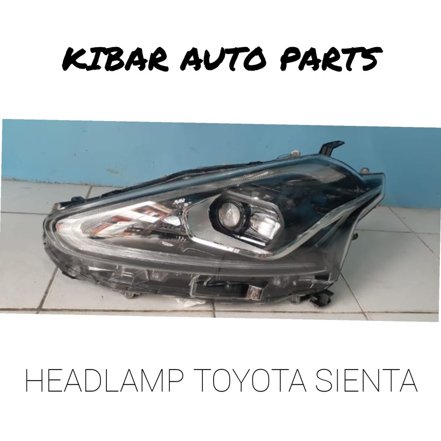 Headlamp Lampu Depan Toyota Sienta Q Original