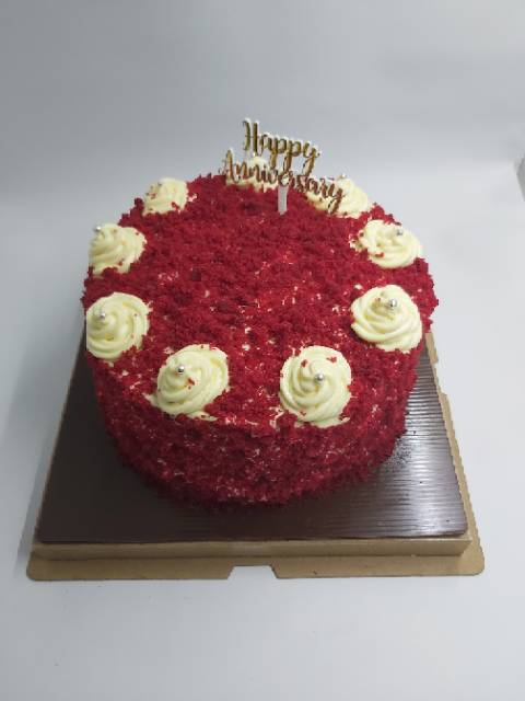 

Red Velvet with Creamcheese & Almond KC by Leviana