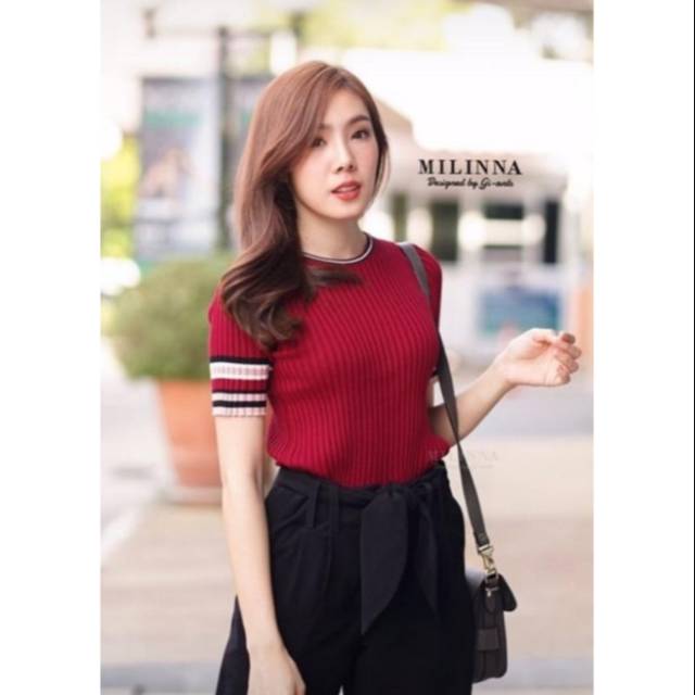 READY Milinna Top Red Rajut TA9