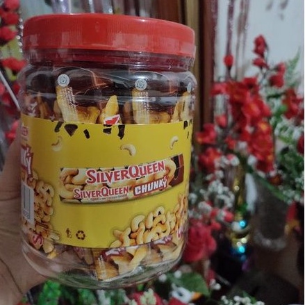 

Coklat Silverqueen Cunky isi 12 pcs