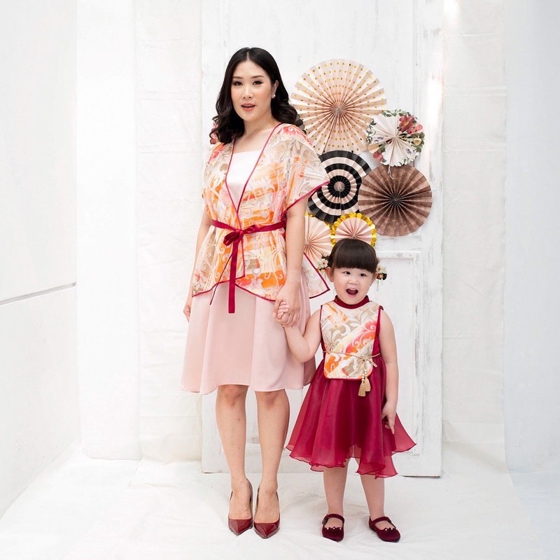 ziel kids and mom CNY