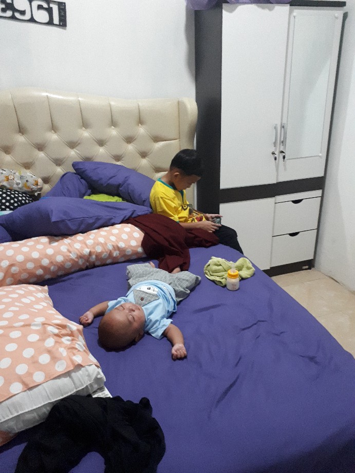 Lemari Pakaian 2 Pintu Minimalis Putih Dengan Cermin Premier