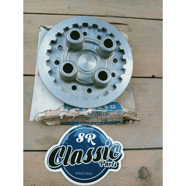 dudukan lawan rumah kampas kopling kaki 4 yamaha rxk rx king nos