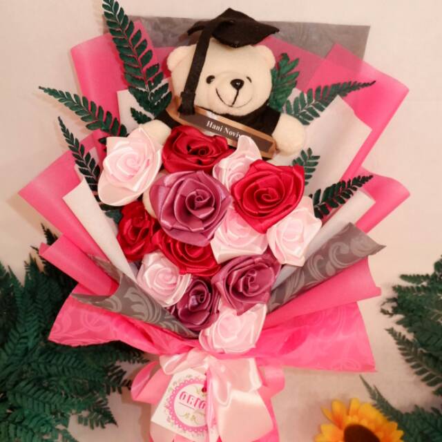 Buket Bunga Wisuda Bouquet Bunga Bucket Bunga Hadiah Pacar Hadiah Wisuda Anniversary Valentine Shopee Indonesia