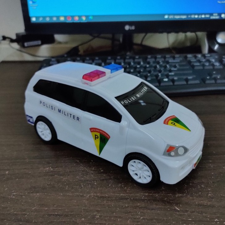 Mainan Mobil Polisi Avanza - Mainan Diecast