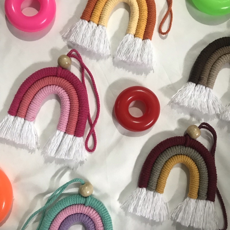 [READY STOCK] Sasi Rainbow Bag Charm Macrame / gantungan tas macrame / rainbow macrame